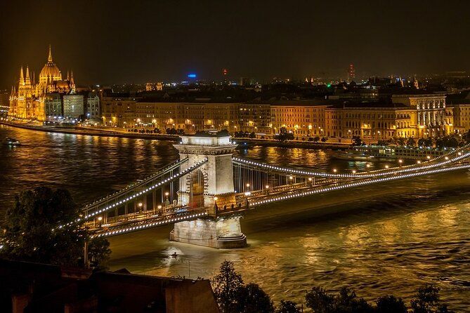 Private Budapest Day Trip from Vienna in a Mercedes-Benz Vehicle