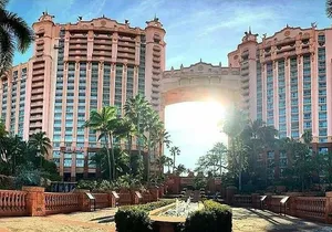 Private Roundtrip Minibus Transfer to Paradise Island