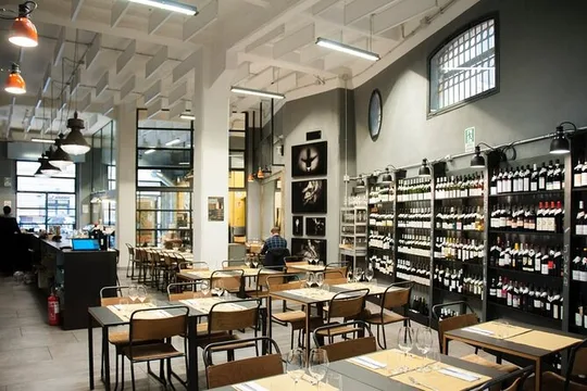 Unique Wine Tasting in Enoteca in Rome San Pietro Area