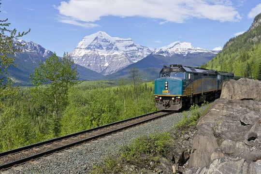 6 Day VIA rail from Vancouver to Jasper Banff Icefield Bus Tour
