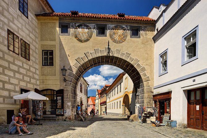 From Carnivals to Epidemics - Medieval Tallinn