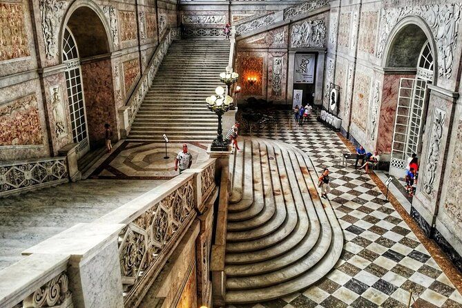 Private Guided Tour in Naples Royal Palace and Monumental Area
