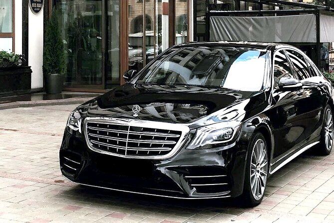 Arrival Transfer: Porto Airport OPO to Porto in Luxury Car