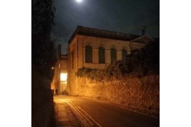 Oxford Spooky Ghost Tour with a Local