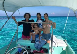 Private Boat Lake Ride and Cancun Bay Sightseeing