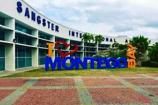 Private Airport Transfer to Tensing Pen Negril