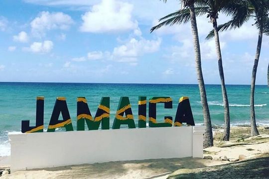 VIP Luxury Private Airport Transfer from M.B.J to Trelawny Hotels