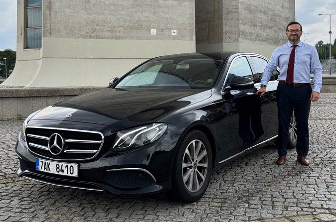 Passau to Prague - Private Transfer by LIMOUSINE 3+1pax