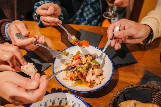 Cadiz Food Tour: Tapas, Drinks and Delights with a Local