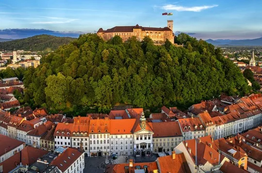 Guided Walk and Funicular Ride to Ljubljana Castle