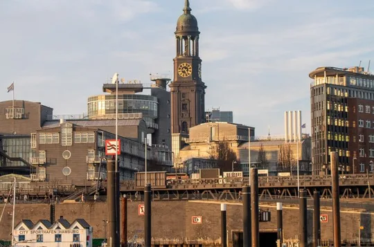 Hamburg Self-Guided City Walking Tour & Scavenger Hunt