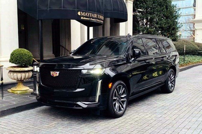 Private Transfer: Manhattan to JFK, LGA or EWR by Sedan or SUV