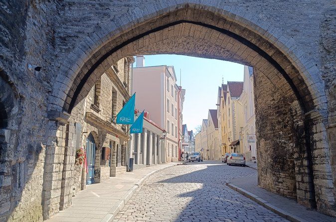 From Carnivals to Epidemics - daily life in medieval Tallinn