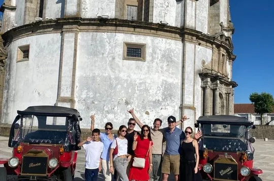 6h Private Classic Tuk-Tuk Tour: Discover Porto