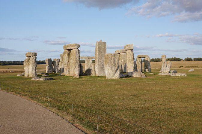 Private Luxury Day Tour of Stonehenge and Bath from Oxford