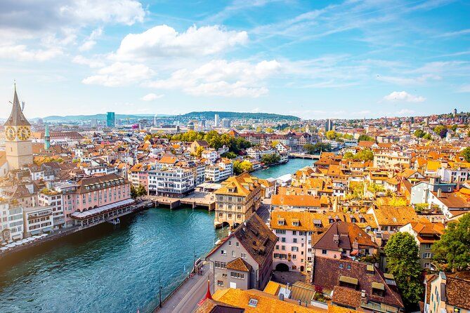 Private transfer from Basel to Zurich with 3h Sightseeing Stops