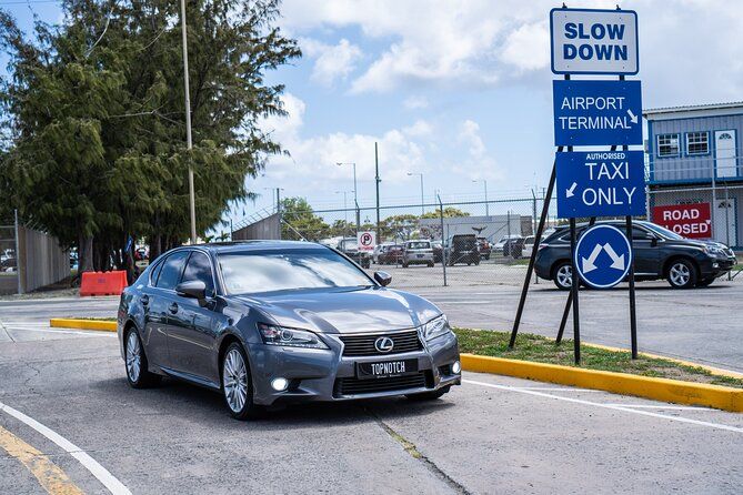 Fast Track Service (Expedited Arrival) with One Way Airport Transfer.