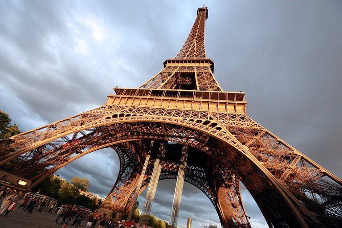 Guided Paris Tour with Charles De Gaulle Airport Transfer