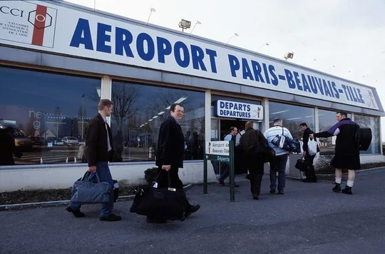 Private Arrival Transfer from Beauvais Airport (BVA) to Paris