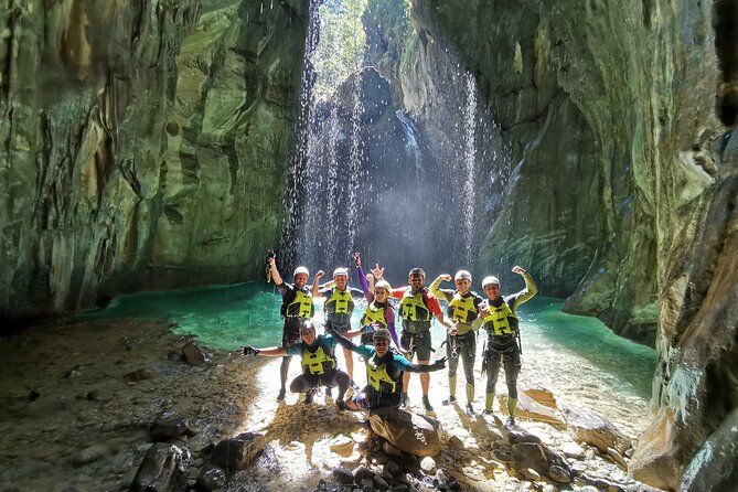 Tour to Matacanes, jumps into the water, rappelling, incredible landscapes