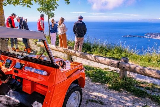 Discovery of the city of Nice by electric Méhari