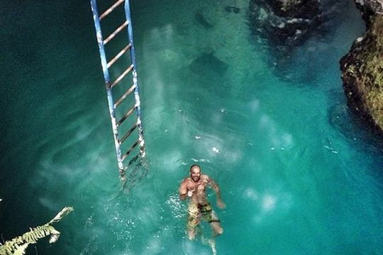 From Montego Bay: Blue Hole Mineral Spring and Rick's Cafe Tour