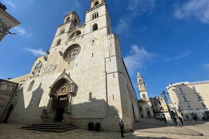 Day in Altamura and Gravina Guided Tour with Lunch in an Osteria