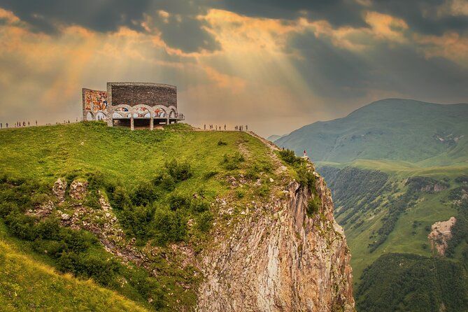 A 6-Day Private Expedition into Rich Heritage