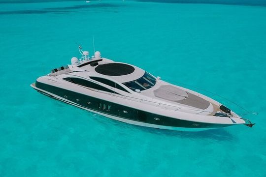 82 Feet Mega Yacht Rental up to 15pax in Cancun