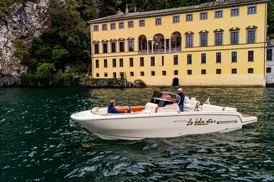 Varenna tour(4 H) Luxury Boat aperitif on board
