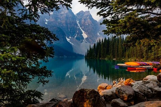 Custom Private Tour: Banff, Moraine Lake, Lake Louise & Beyond
