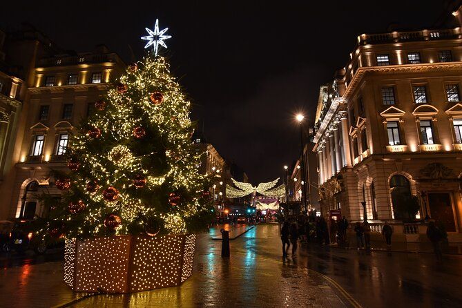 London Private Christmas Lights Tour In Iconic Black Cab
