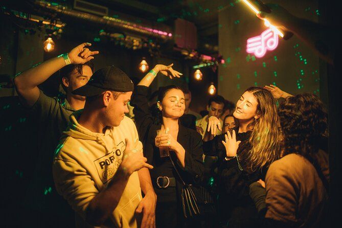 New Years Eve Porto Crawl: 7 drinks, Games, Fun & VIP club entry
