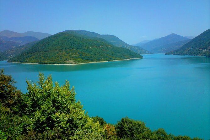 Full Day Tour in Caucasus Mountains, Kazbeg and Ananuri
