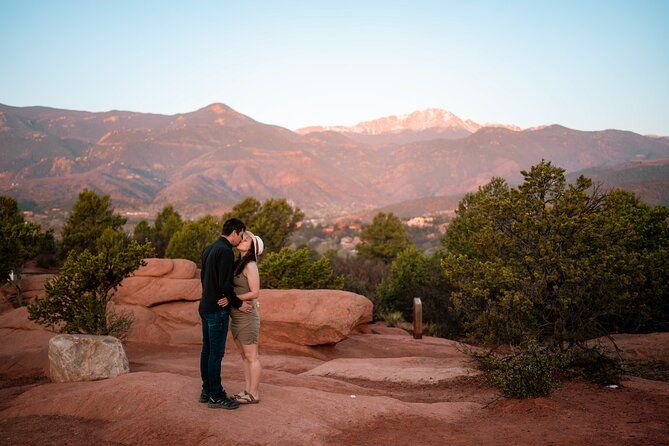 Private Vacation Photoshoot with Photographer Garden of the Gods