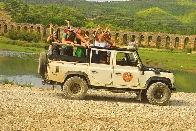 Side : Jeep Safari and Green Canyon See with Lunch