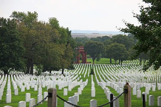Private Tour of Arlington Cemetery (English/Portuguese)