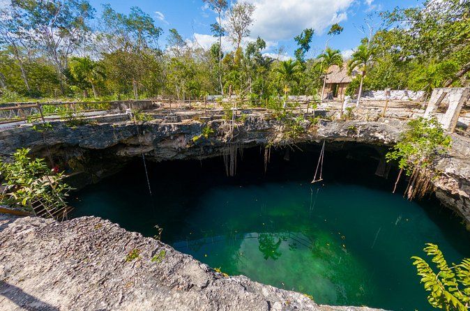 TULUM 4x1: Archaeological Zone, COBA, Cenote, 5th Avenue and lunch.