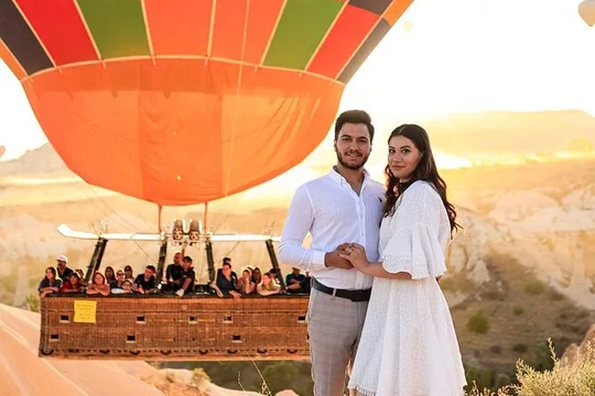 Cappadocia Sunrise Photoshoot with Hotel Pickup
