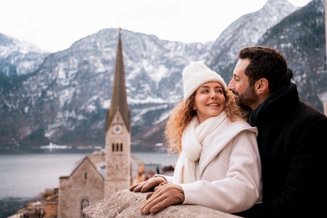 Private Vacation Photoshoot with Photographer in Hallstatt