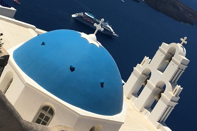 From Prehistoric Akrotiri to Iconic Oia,by a licensed guide