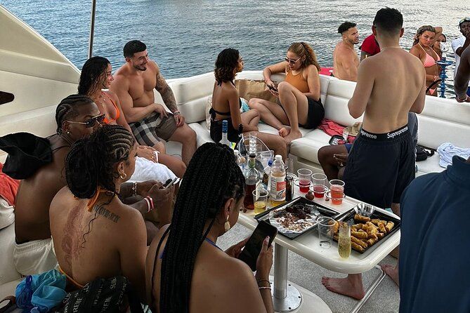 Private Yacht Tour Montego Bay with DJ Open Bar and Water Sports