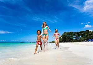 Seven Miles Beach & Rick’s Cafe Private Tour From Montego Bay