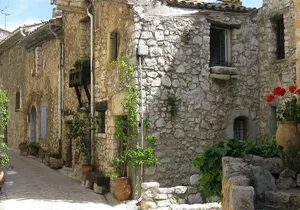 Full-Day Private Tour to Grasse and Medieval Towns of Provence