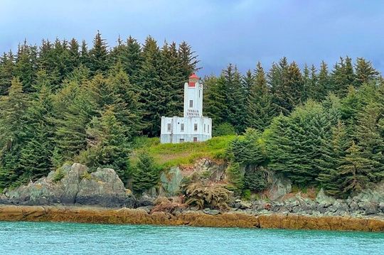 Juneau Lighthouse Tours - Whale watching & Lighthouse Combo