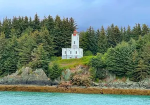 Juneau Lighthouse Tours - Whale watching & Lighthouse Combo