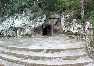 Green grotto cave tour