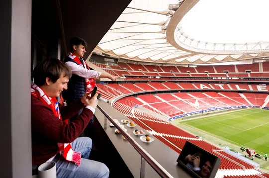 Atletico de Madrid: Premium Tour with Breakfast in Palco de Simeone