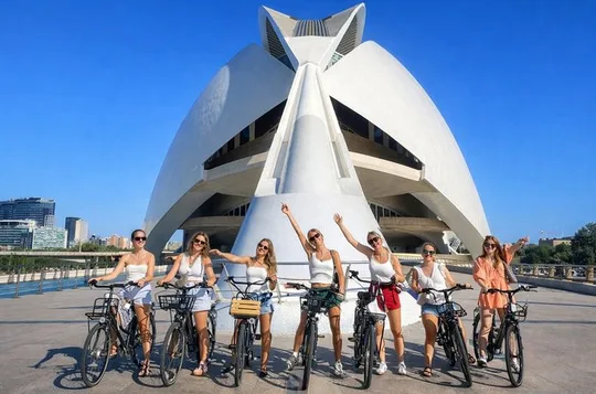 Valencia: Old Town to City of Arts E-Bike Tour