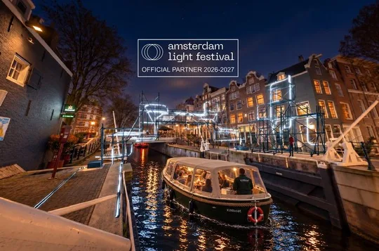 Amsterdam Light Festival Covered Cruise with Glühwein & Snack